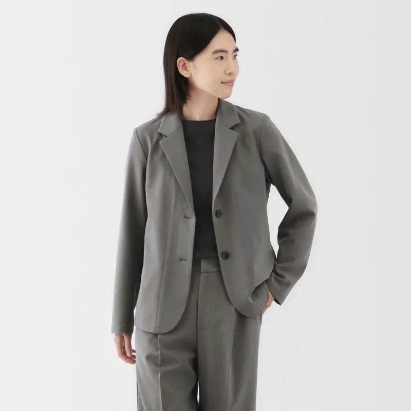 Chaqueta entallada impermeable para mujer