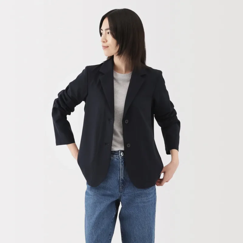 Chaqueta entallada impermeable para mujer
