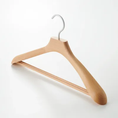 Percha de madera (17,7")